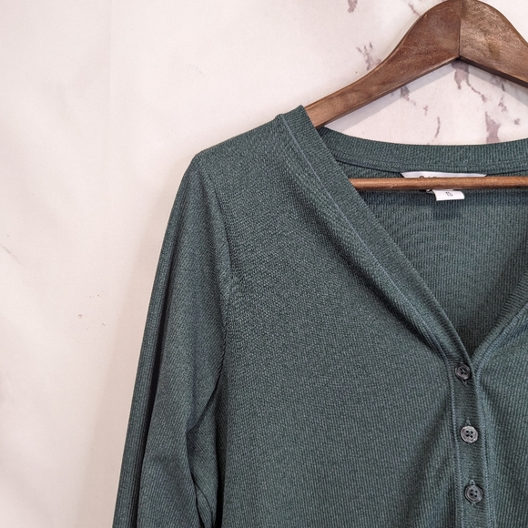 Athleta Size XL Uptempo Ribbed Henley Top Green Heather Long Sleeve Shirt V Neck - Picture 3 of 10